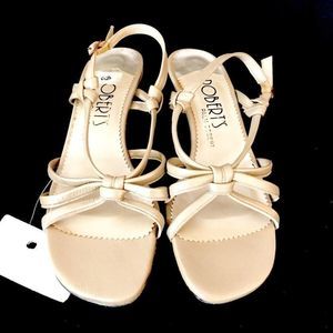 Robert's Beige Heels NEW US 6 M